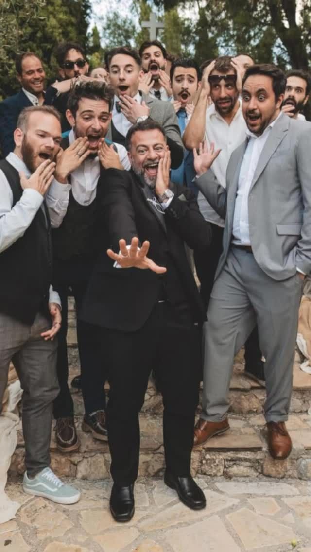 A staged moment… but the reactions were real 😅💍 This is the kind of energy I love capturing as a documentary wedding photographer in Yorkshire, natural laughs, real friendships, and cinematic moments 